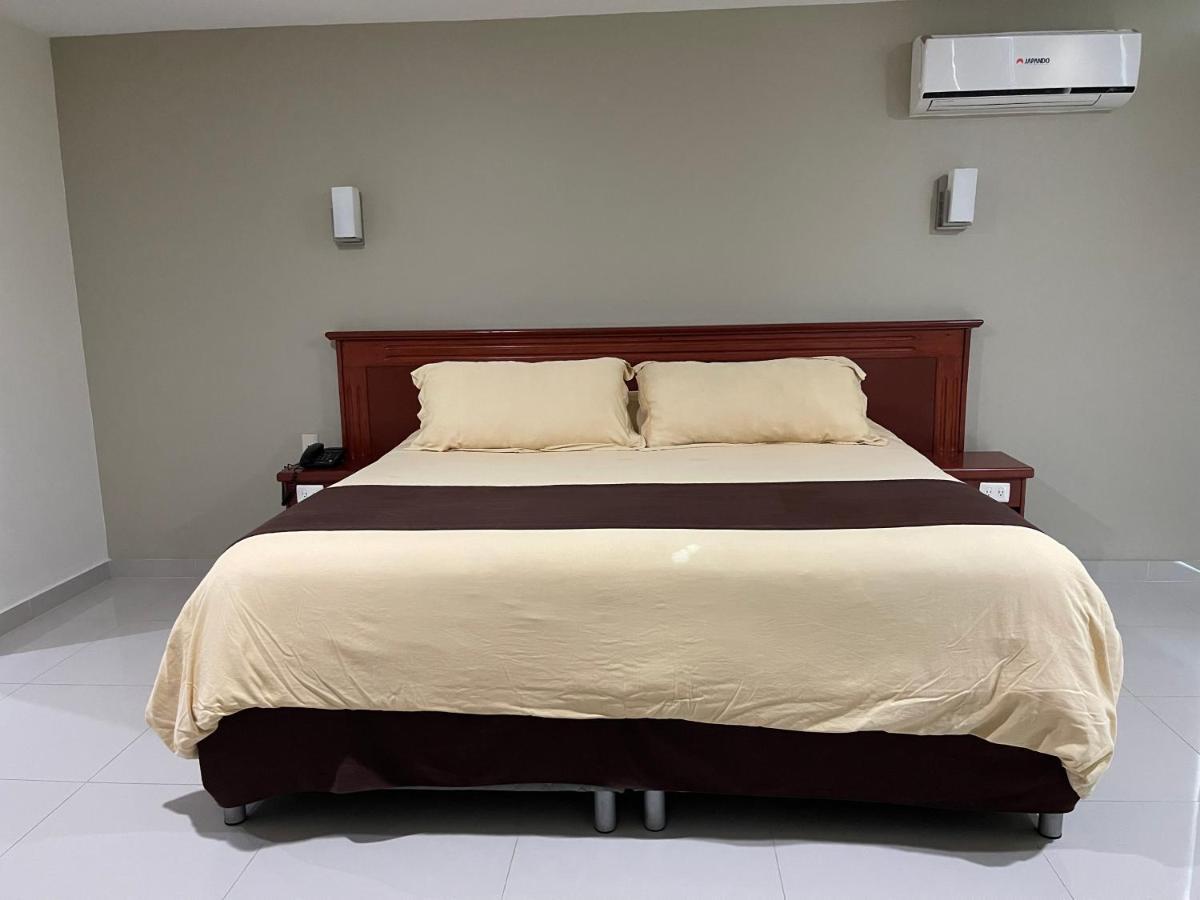 Sahuayo Hotel Latino מראה חיצוני תמונה