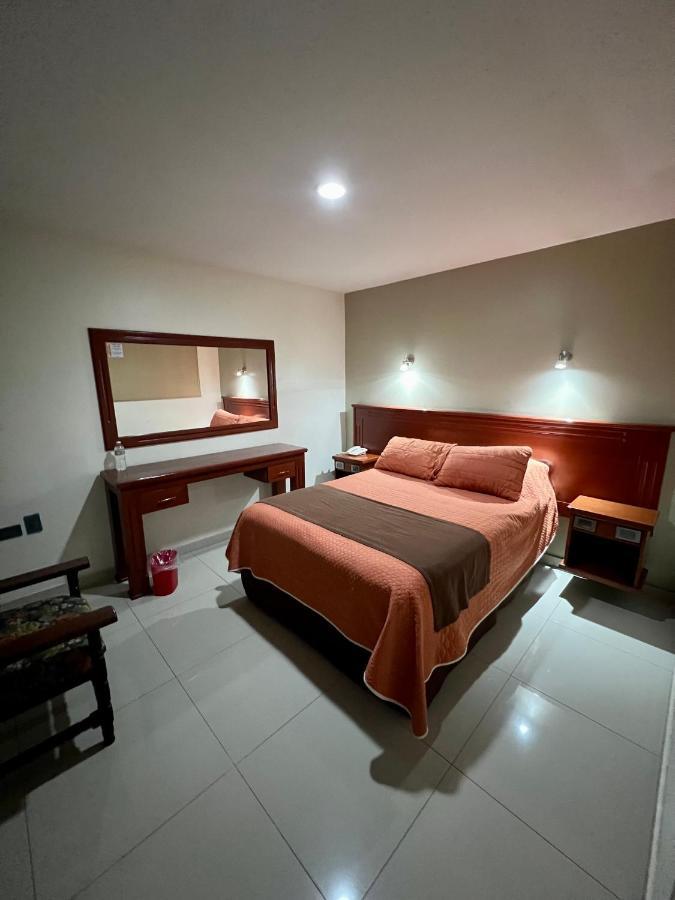 Sahuayo Hotel Latino מראה חיצוני תמונה